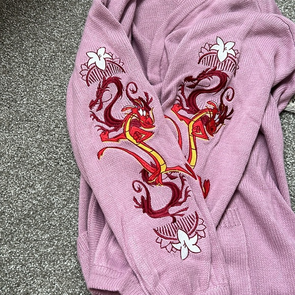 Mulan Mushu cardigan - Picture 8 of 8